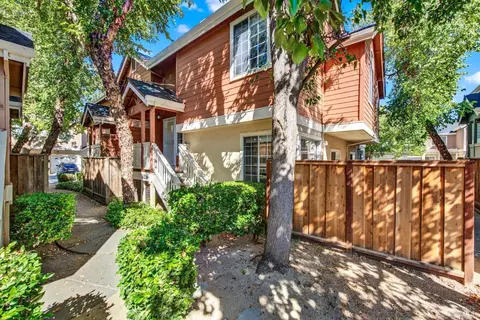 126 Manchester Dr, Fairfield, CA 94533