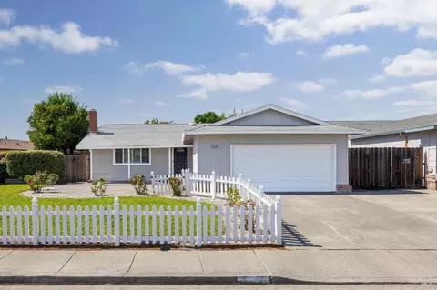 2221 Cormorant Dr, Fairfield, CA 94533