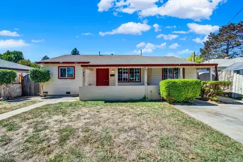 35 Archer Ave, Napa, CA 94558