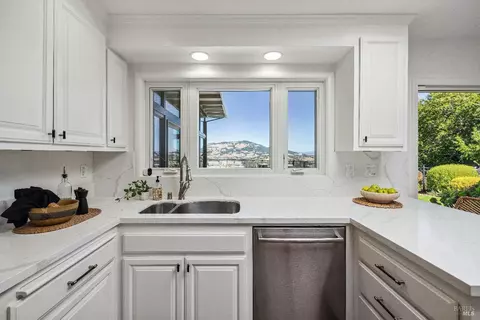 402 Ridge Rd, Novato, CA 94947 photo 17
