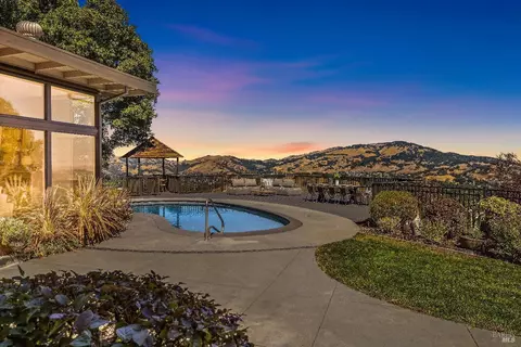 402 Ridge Rd, Novato, CA 94947