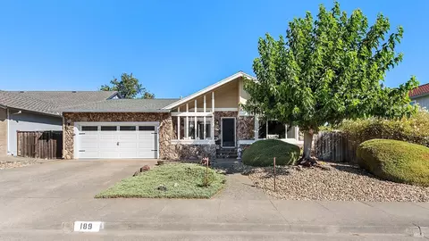 189 Eckmann Pl, Petaluma, CA 94952