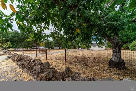 1049 4th Ave, Napa, CA 94559 photo 5