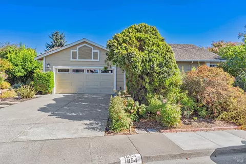 1654 Northstar Dr, Petaluma, CA 94954