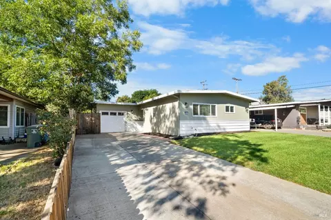 442 Camellia Way, Vacaville, CA 95688