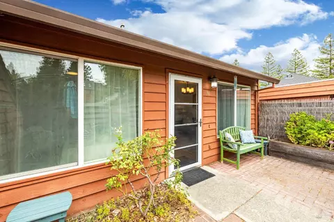 36 Kingston Way, Cotati, CA 94931