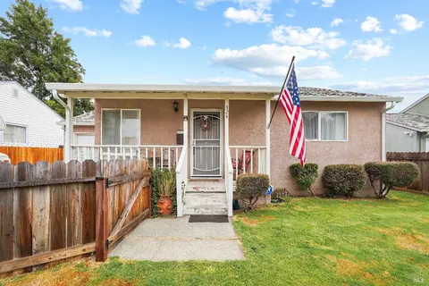 324 Buckeye St, Vacaville, CA 95688