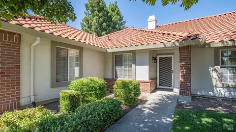 918 Quate Ct, Vacaville, CA 95688 photo 3