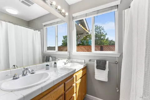 8061 Leno Dr, Windsor, CA 95492 photo 12
