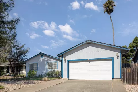 1581 Trellis Ln E, Petaluma, CA 94954