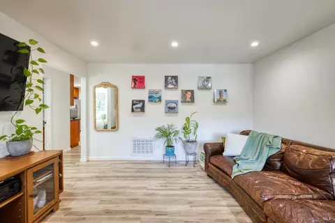 32067 Mccray Rd, Cloverdale, CA 95425 photo 4