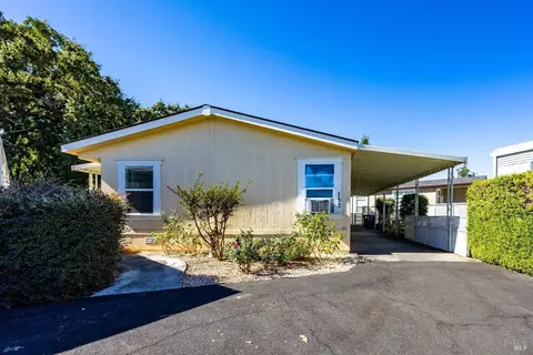 152 Colonial Park Dr, Santa Rosa, CA 95403