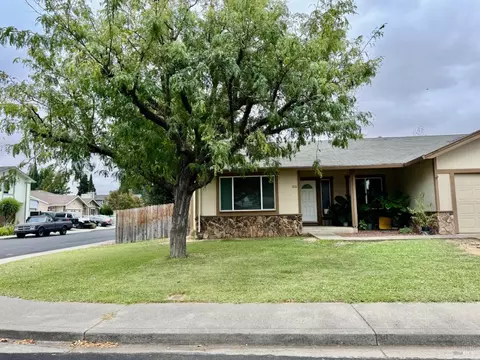 331 Kingsland Dr, Vacaville, CA 95687