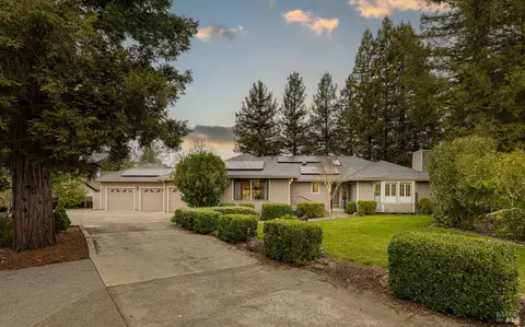 4711 Tee View Ct, Santa Rosa, CA 95405