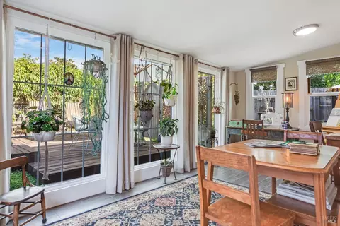 800 Easton Dr, Santa Rosa, CA 95405