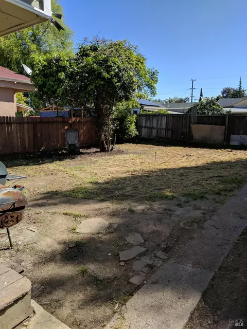Exterior - 240 14th St, Vallejo, CA 94590 photo 4 of 6