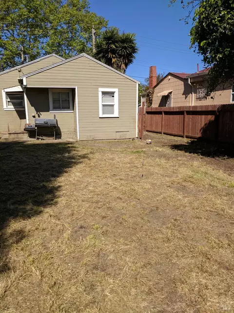 Exterior - 240 14th St, Vallejo, CA 94590 photo 5 of 6
