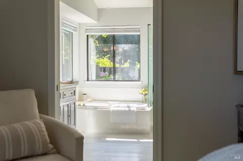 Bath - 400 Troon Dr, Napa, CA 94558 photo 4 of 8