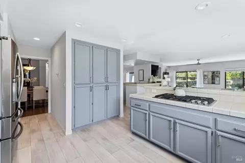 Kitchen - 400 Troon Dr, Napa, CA 94558 photo 5 of 7