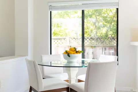 Dining - 400 Troon Dr, Napa, CA 94558 photo 5 of 5