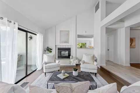 Living - 400 Troon Dr, Napa, CA 94558 photo 3 of 6