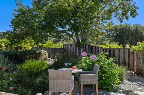 Exterior - 400 Troon Dr, Napa, CA 94558 photo 8 of 12