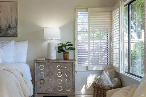 Bedroom - 400 Troon Dr, Napa, CA 94558 photo 10 of 10