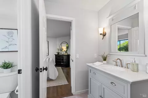 Bath - 400 Troon Dr, Napa, CA 94558 photo 3 of 8