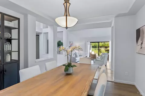 Dining - 400 Troon Dr, Napa, CA 94558 photo 3 of 5