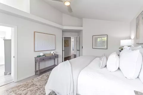 Bedroom - 400 Troon Dr, Napa, CA 94558 photo 9 of 10