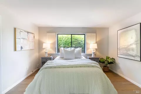 Bedroom - 400 Troon Dr, Napa, CA 94558 photo 2 of 10