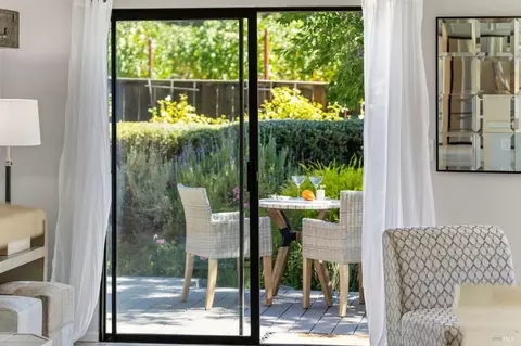 Exterior - 400 Troon Dr, Napa, CA 94558 photo 3 of 12