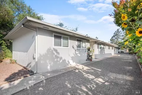 131 9th St, Santa Rosa, CA 95401