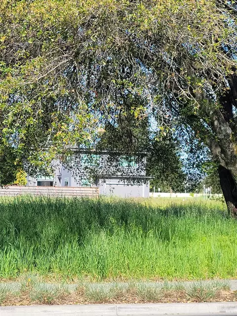 1011 Grove St, Healdsburg, CA 95448