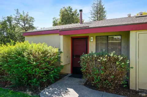 34 Redwood Ct, Santa Rosa, CA 95409