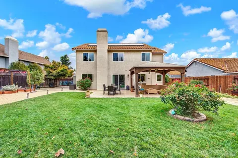 706 Fox Hollow Way, Vacaville, CA 95687