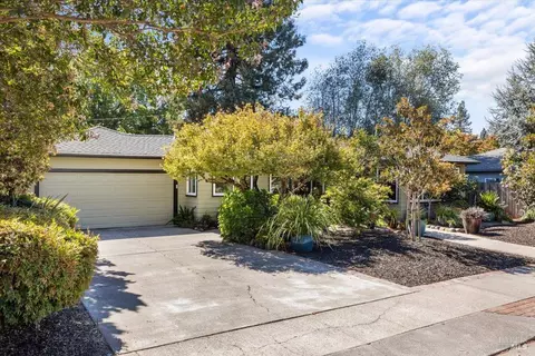 1650 El Camino Way, Santa Rosa, CA 95404