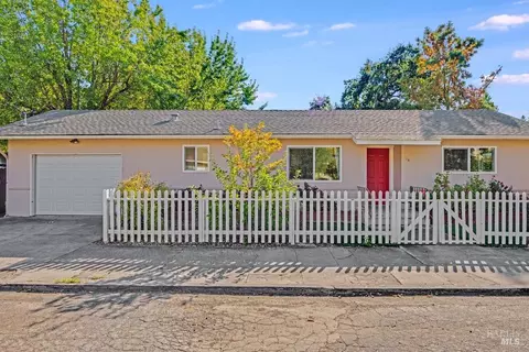 24 Miriam Dr, Calistoga, CA 94515