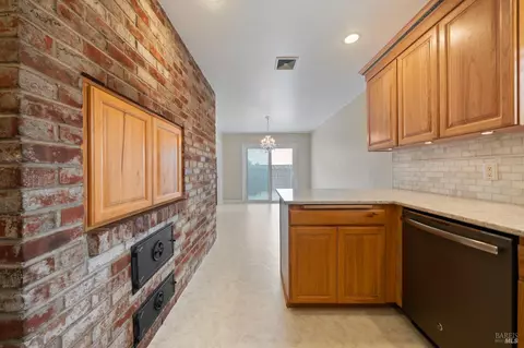 1305 Rollingwood Dr, Vallejo, CA 94591 photo 10