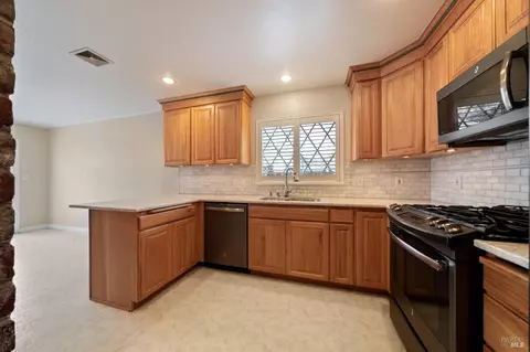 1305 Rollingwood Dr, Vallejo, CA 94591 photo 7