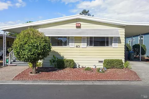 40 Estrella Dr, Santa Rosa, CA 95403