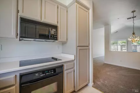 737 Glen Miller Dr, Windsor, CA 95492 photo 8