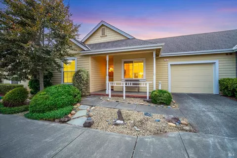 737 Glen Miller Dr, Windsor, CA 95492
