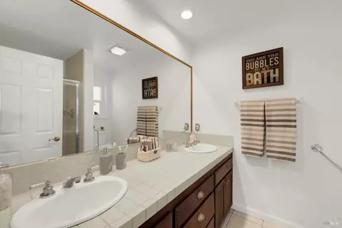 Bath - 1863 Winston Ct, Fairfield, CA 94534 photo 1 of 6