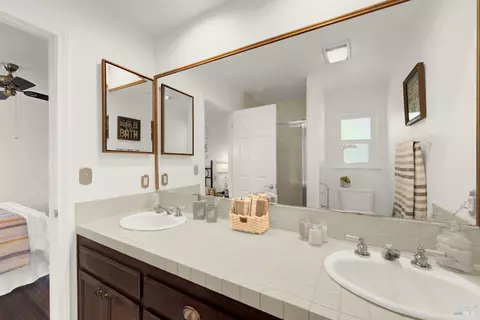Bath - 1863 Winston Ct, Fairfield, CA 94534 photo 2 of 6
