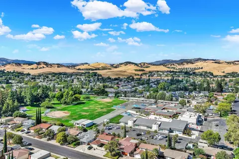 View/Area - 1863 Winston Ct, Fairfield, CA 94534 photo 3 of 5