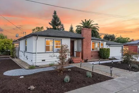 622 Oliver Ln, Santa Rosa, CA 95401