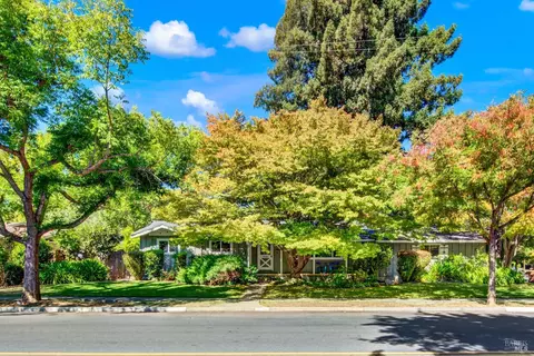 2993 Pinewood Dr, Napa, CA 94558
