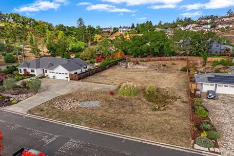 3525 NE Leete Ave, Santa Rosa, CA 95404