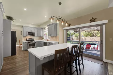 Kitchen - 320 Limerick Way, Vacaville, CA 95688 photo 12 of 12